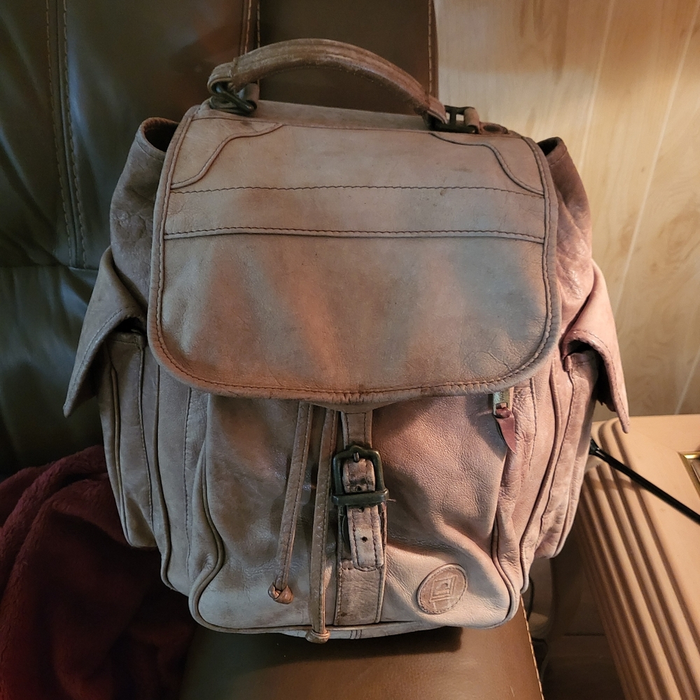 Dilana Columbia vintage genuine leather Backpack